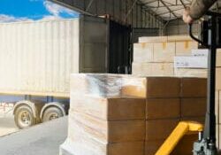 Cargo,Shipment,Loading,For,Truck.worker,Courier,Unloading,Cargo,Pallet,Shipment